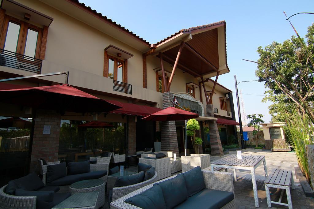 Syailendra Hotel Syariah Jepara Exterior photo